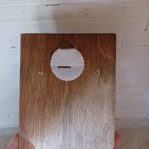 Vintage Key carved wall hanger - Picture 3 of 5